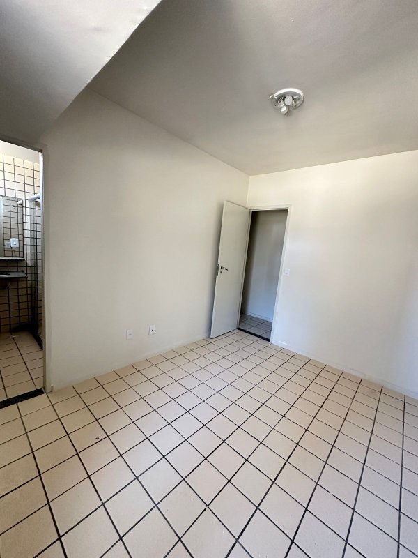 Apartamento à venda com 4 quartos sendo 2 suites, 120m² área útil por R$ 550.000,00 Rua Ministro Nelson Hungria Recife - 