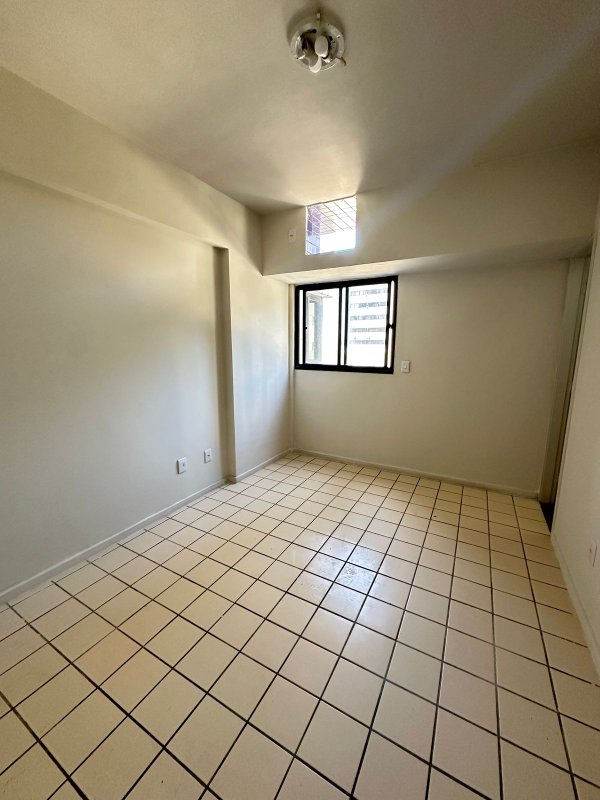Apartamento à venda com 4 quartos sendo 2 suites, 120m² área útil por R$ 550.000,00 Rua Ministro Nelson Hungria Recife - 