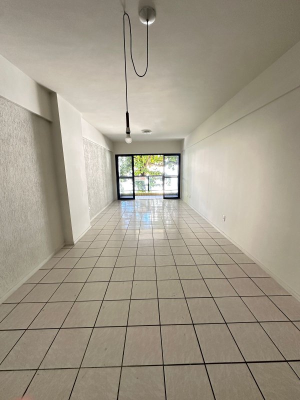 Apartamento à venda com 4 quartos sendo 2 suites, 120m² área útil por R$ 550.000,00 Rua Ministro Nelson Hungria Recife - 