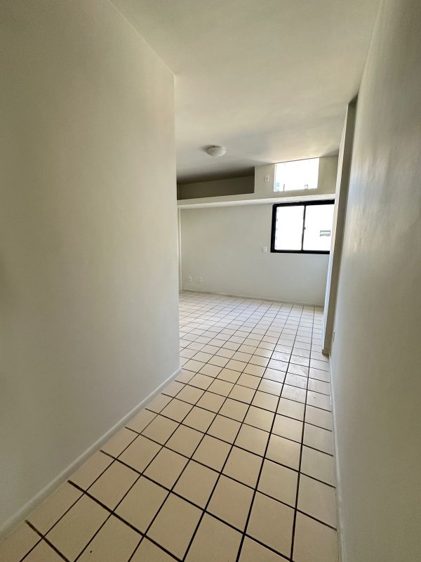 Apartamento à venda com 4 quartos sendo 2 suites, 120m² área útil por R$ 550.000,00 Rua Ministro Nelson Hungria Recife - 