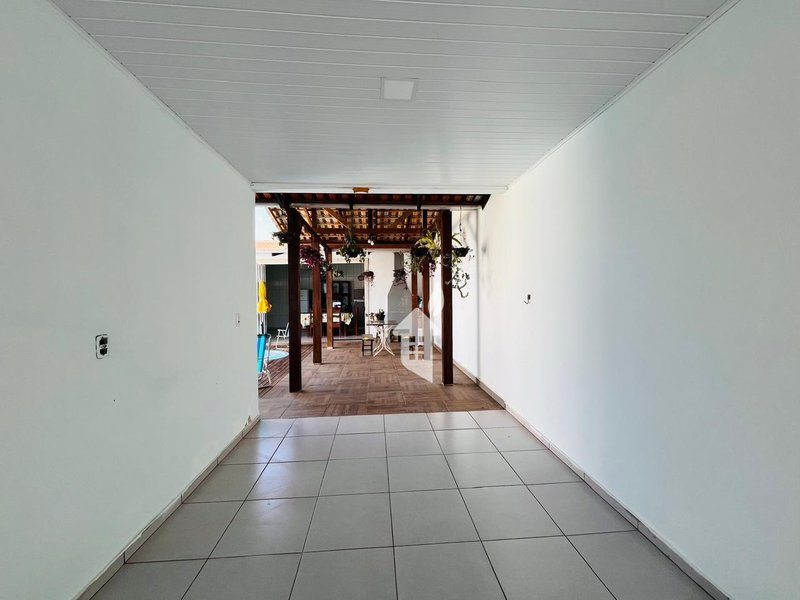 SEU NOVO LAR NA PRAIA, JUNTO AO SOSSEGO! AVERBADA! - São Francisco do Sul - 