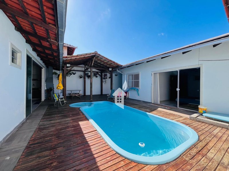 SEU NOVO LAR NA PRAIA, JUNTO AO SOSSEGO! AVERBADA! - São Francisco do Sul - 