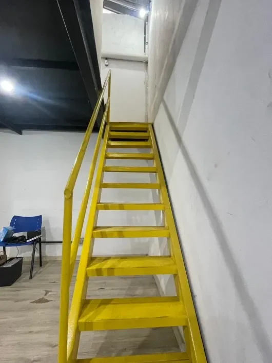 GALPÃO/DEPÓSITO/ARMAZÉM á VENDA - com 175m² - 03 banheiros - R$1.250Mi Avenida Guarapari Belo Horizonte - 