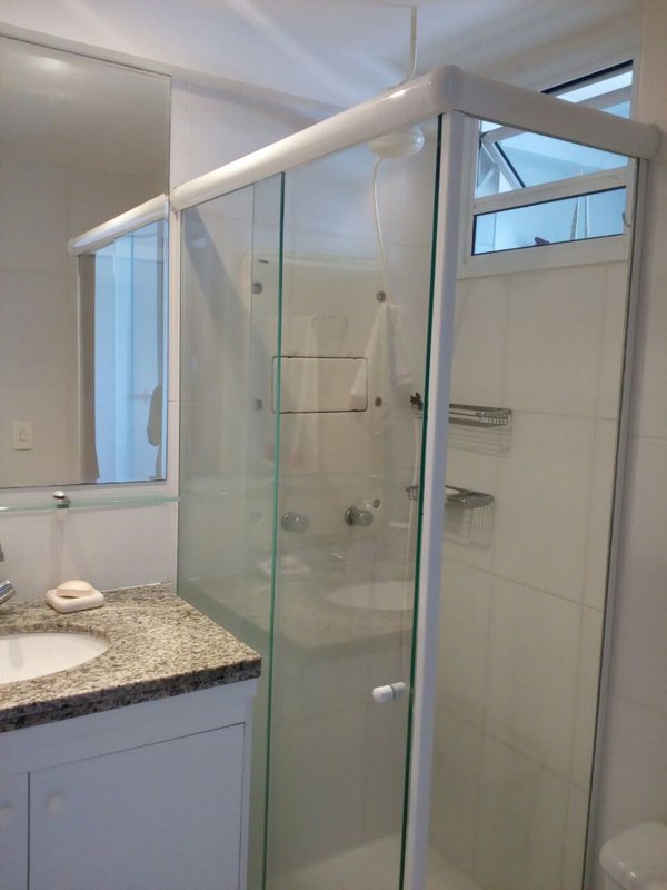 APARTAMENTO VISTA MAR QUARTO SALA VARANDA ÁREA DE SERVIÇO GARAGEM À VENDA NA BARRA! Rua da Palmeira Salvador - 