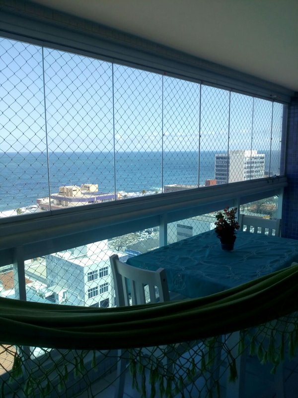 APARTAMENTO VISTA MAR QUARTO SALA VARANDA ÁREA DE SERVIÇO GARAGEM À VENDA NA BARRA! Rua da Palmeira Salvador - 
