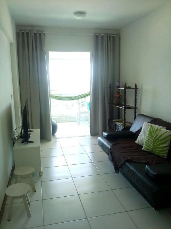 APARTAMENTO VISTA MAR QUARTO SALA VARANDA ÁREA DE SERVIÇO GARAGEM À VENDA NA BARRA! Rua da Palmeira Salvador - 