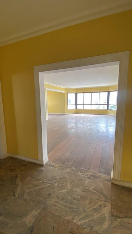 APARTAMENTO 4 QUARTOS 3 SUÍTES VARANDA DEPENDÊNCIAS 3 GARAGENS À VENDA NA BARRA! Rua Dr. Américo Silva Salvador - 