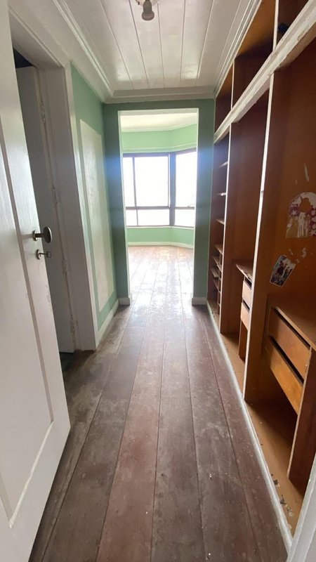 APARTAMENTO 4 QUARTOS 3 SUÍTES VARANDA DEPENDÊNCIAS 3 GARAGENS À VENDA NA BARRA! Rua Dr. Américo Silva Salvador - 