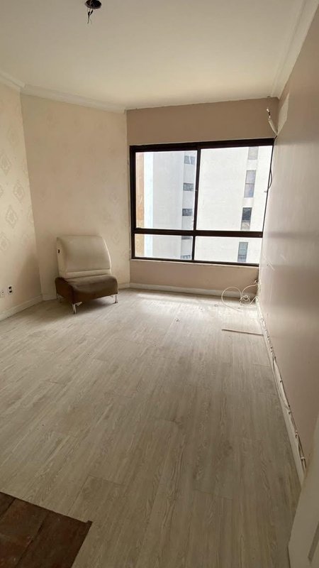 APARTAMENTO 4 QUARTOS 3 SUÍTES VARANDA DEPENDÊNCIAS 3 GARAGENS À VENDA NA BARRA! Rua Dr. Américo Silva Salvador - 