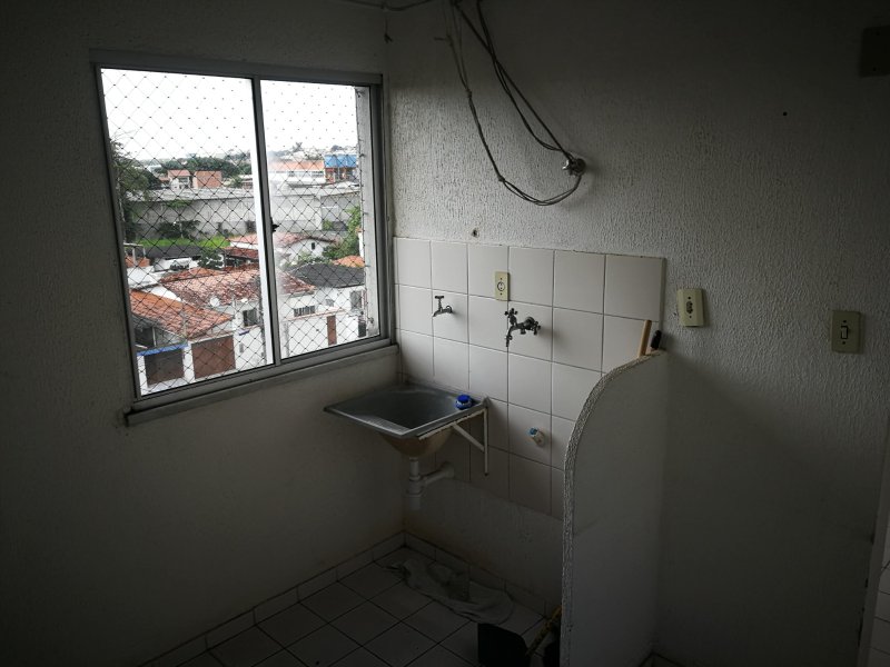 APARTAMENTO 2 QUARTOS ÁREA DE SERVIÇO GARAGEM À VENDA NO JARDIM DAS MARGARIDAS! Rua Hortênsias Azuis Salvador - 