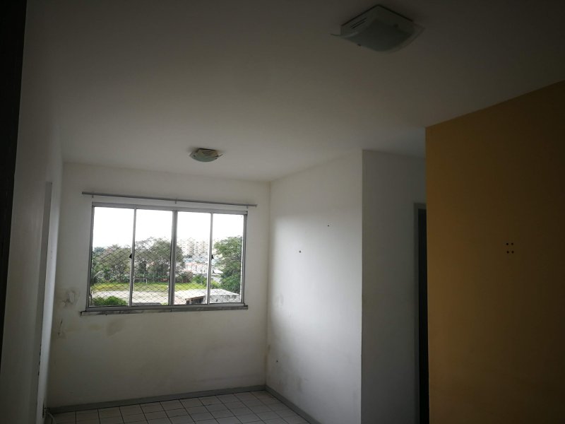 APARTAMENTO 2 QUARTOS ÁREA DE SERVIÇO GARAGEM À VENDA NO JARDIM DAS MARGARIDAS! Rua Hortênsias Azuis Salvador - 