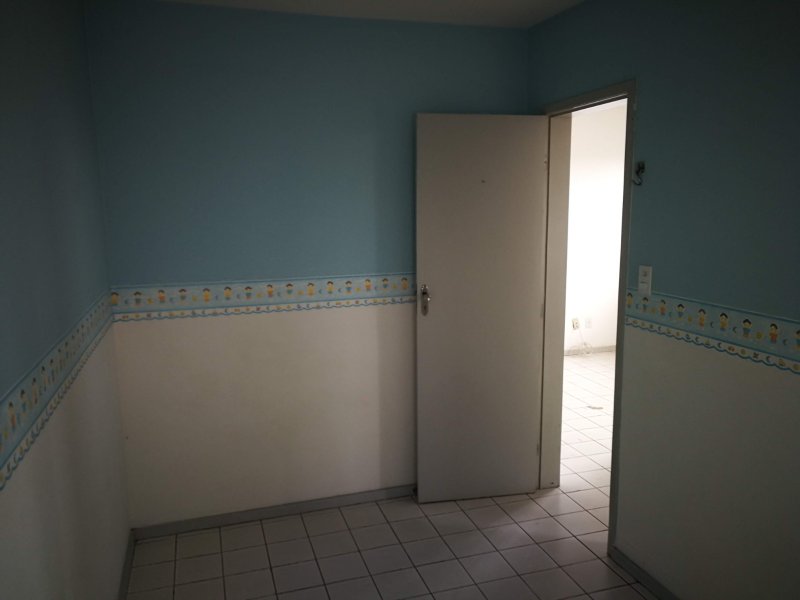 APARTAMENTO 2 QUARTOS ÁREA DE SERVIÇO GARAGEM À VENDA NO JARDIM DAS MARGARIDAS! Rua Hortênsias Azuis Salvador - 