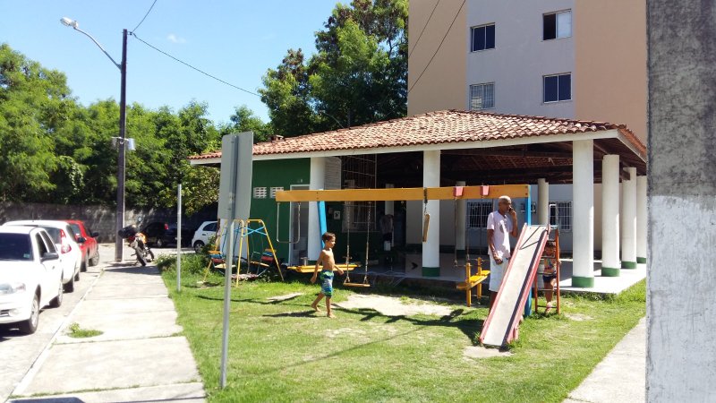 APARTAMENTO 2 QUARTOS ÁREA DE SERVIÇO GARAGEM À VENDA NO JARDIM DAS MARGARIDAS! Rua Hortênsias Azuis Salvador - 