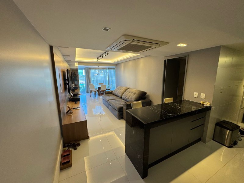 APARTAMENTO  VISTA MAR QURTA SALA  ÁREA DE SERVIÇO GARAGEM À VENDA NO JARDIM ARMAÇÃO! Rua Américo Vespúcio Salvador - 