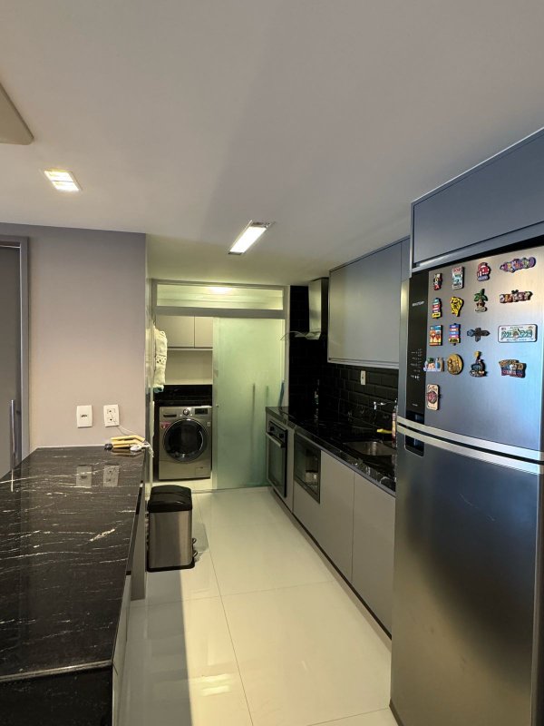 APARTAMENTO  VISTA MAR QURTA SALA  ÁREA DE SERVIÇO GARAGEM À VENDA NO JARDIM ARMAÇÃO! Rua Américo Vespúcio Salvador - 