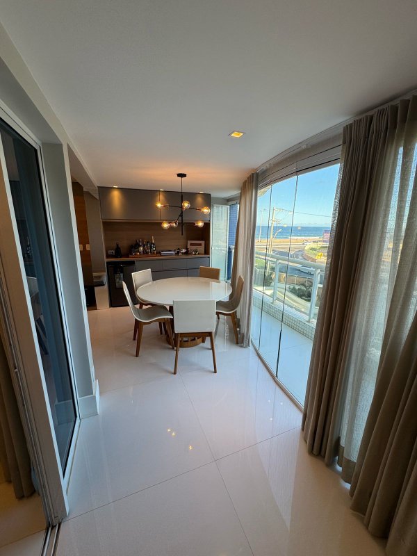 APARTAMENTO  VISTA MAR QURTA SALA  ÁREA DE SERVIÇO GARAGEM À VENDA NO JARDIM ARMAÇÃO! Rua Américo Vespúcio Salvador - 