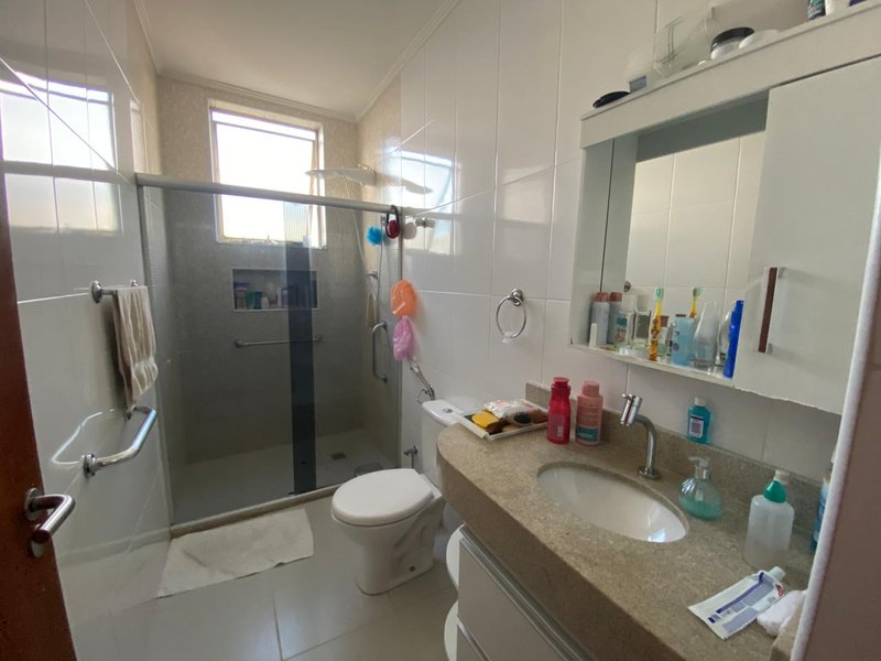 APARTAMENTO  NASCENTE VISTA MAR 2 QUARTOS GABINETE ÁREA DE SERVIÇO À VENDA NO BARBALHO! Rua Professor Viegas Salvador - 