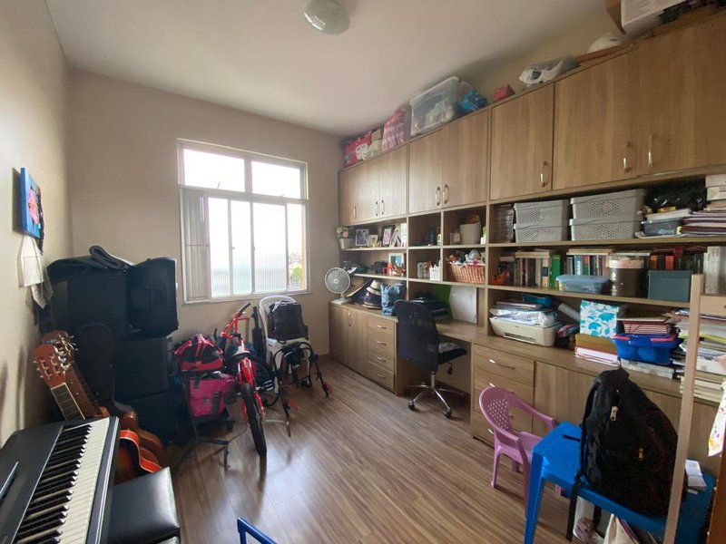 APARTAMENTO  NASCENTE VISTA MAR 2 QUARTOS GABINETE ÁREA DE SERVIÇO À VENDA NO BARBALHO! Rua Professor Viegas Salvador - 