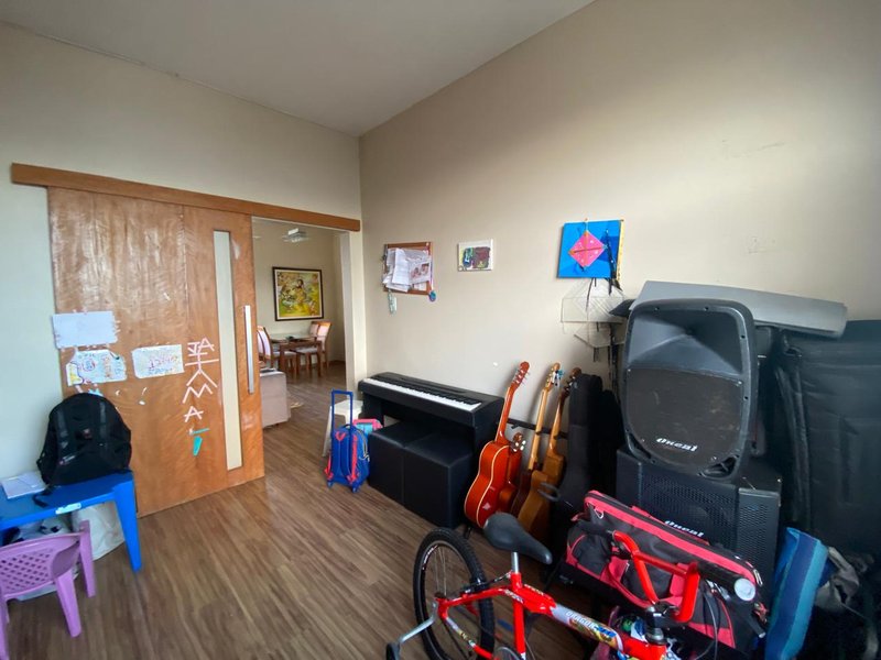 APARTAMENTO  NASCENTE VISTA MAR 2 QUARTOS GABINETE ÁREA DE SERVIÇO À VENDA NO BARBALHO! Rua Professor Viegas Salvador - 