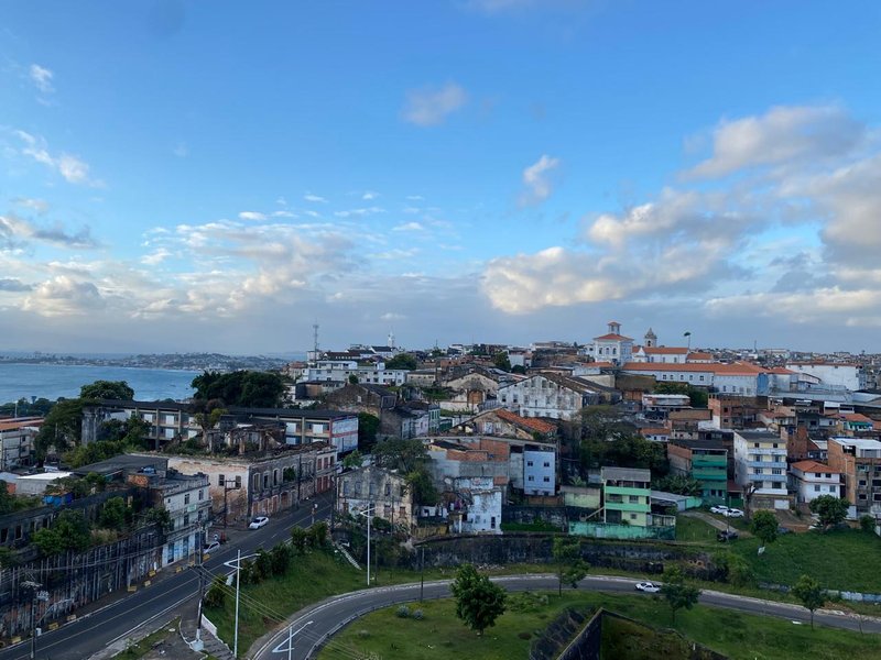 APARTAMENTO  NASCENTE VISTA MAR 2 QUARTOS GABINETE ÁREA DE SERVIÇO À VENDA NO BARBALHO! Rua Professor Viegas Salvador - 