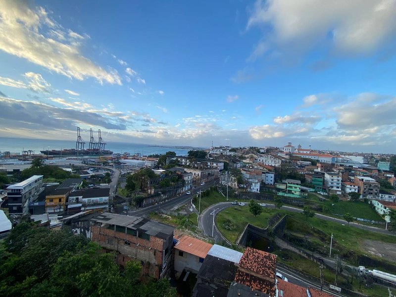 APARTAMENTO  NASCENTE VISTA MAR 2 QUARTOS GABINETE ÁREA DE SERVIÇO À VENDA NO BARBALHO! Rua Professor Viegas Salvador - 