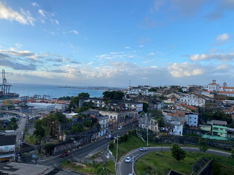 APARTAMENTO  NASCENTE VISTA MAR 2 QUARTOS GABINETE ÁREA DE SERVIÇO À VENDA NO BARBALHO! Rua Professor Viegas Salvador - 