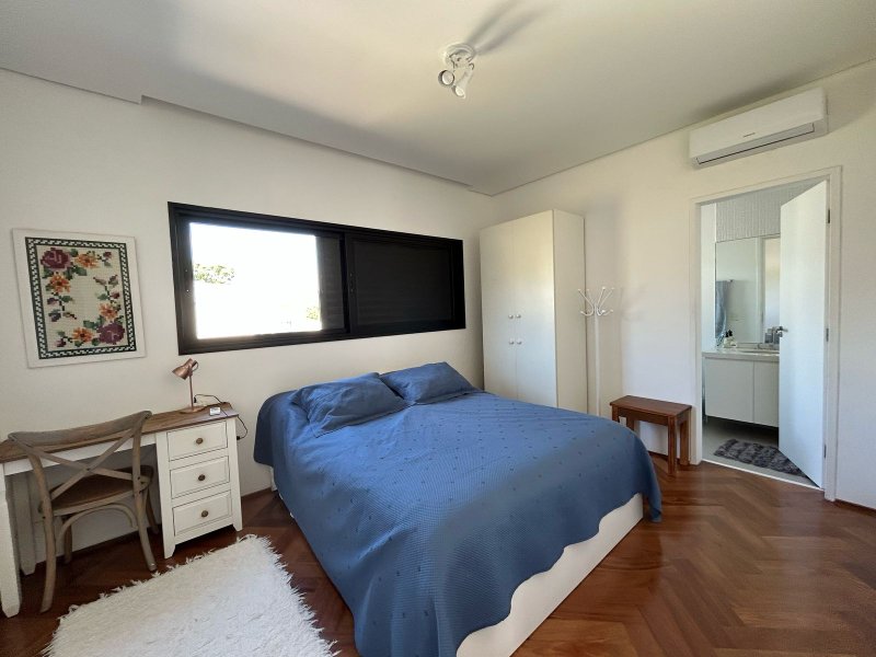 Casa no Itahyê com 4 suítes à venda! - Santana de Parnaíba - 
