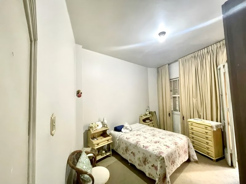 R$ 360.000 - PREÇO INCRÍVEL - APARTAMENTO - 139M2 - 3 DORM - 2 BANHEIROS - SACADA Rua Doutor Barros Cassal Porto Alegre - 