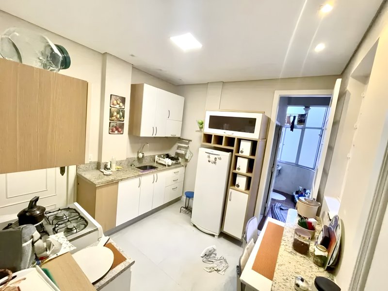 R$ 360.000 - PREÇO INCRÍVEL - APARTAMENTO - 139M2 - 3 DORM - 2 BANHEIROS - SACADA Rua Doutor Barros Cassal Porto Alegre - 