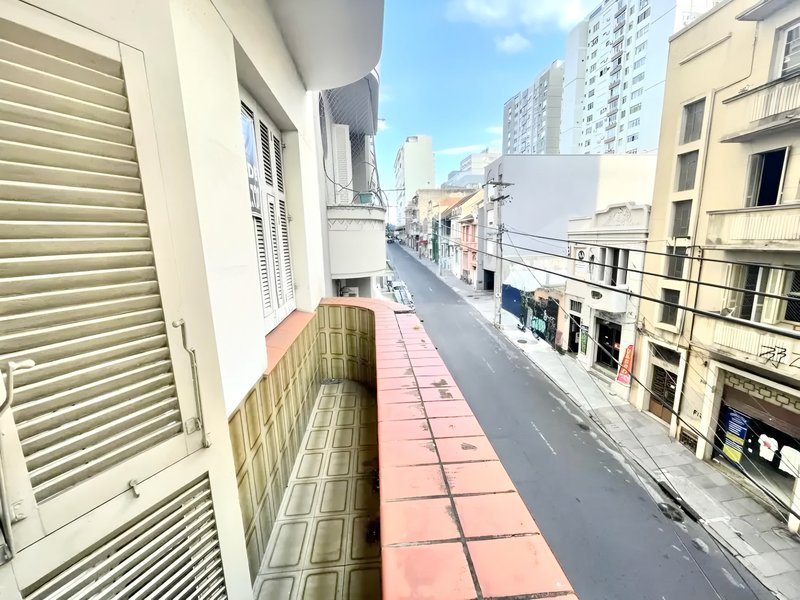 R$ 360.000 - PREÇO INCRÍVEL - APARTAMENTO - 139M2 - 3 DORM - 2 BANHEIROS - SACADA Rua Doutor Barros Cassal Porto Alegre - 