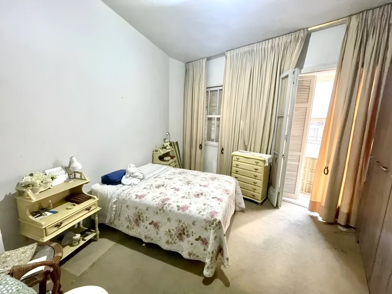 R$ 360.000 - PREÇO INCRÍVEL - APARTAMENTO - 139M2 - 3 DORM - 2 BANHEIROS - SACADA Rua Doutor Barros Cassal Porto Alegre - 