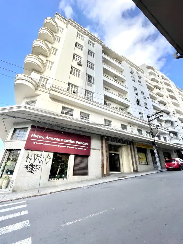 R$ 360.000 - PREÇO INCRÍVEL - APARTAMENTO - 139M2 - 3 DORM - 2 BANHEIROS - SACADA Rua Doutor Barros Cassal Porto Alegre - 