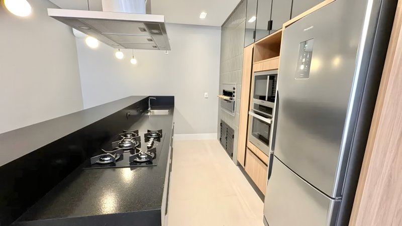 R$ 630.000 - MY HUB SMART LIVING - STUDIO PREMIUM - 47M2 - 1 DORM - SACADA - INFRA - VAGA Rua Marques de Carvalho Florianópolis - 