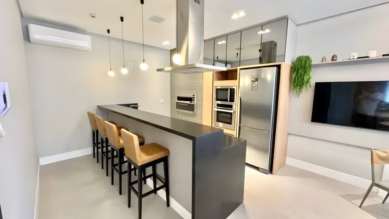 R$ 630.000 - MY HUB SMART LIVING - STUDIO PREMIUM - 47M2 - 1 DORM - SACADA - INFRA - VAGA Rua Marques de Carvalho Florianópolis - 