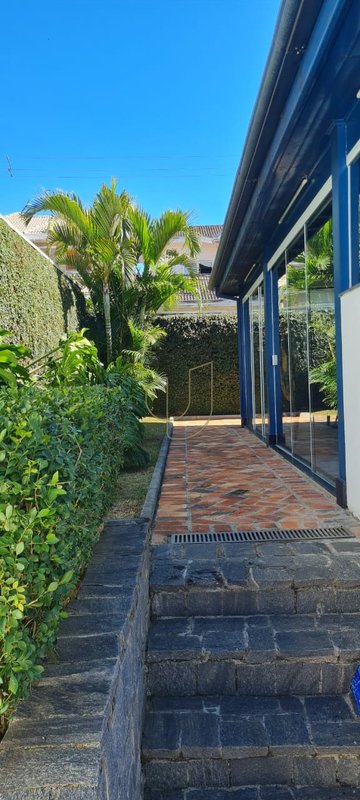 Casa com 4 Dormitórios no Altos da Serra I - São José dos Campos - 