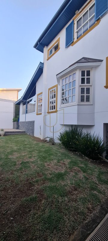 Casa com 4 Dormitórios no Altos da Serra I - São José dos Campos - 