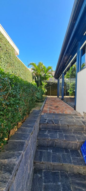 Casa com 4 Dormitórios no Altos da Serra I - São José dos Campos - 