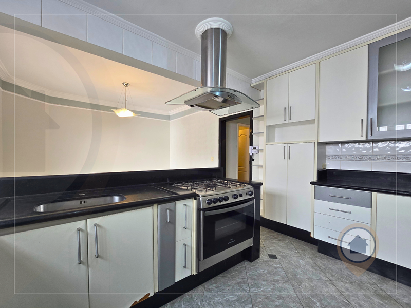 SOBRADO À VENDA | 212 M² | 3 DORM | 3 BANHEIROS | 4 VAGAS | JD FLOR DA MONTANHA – GRU/SP! Rua Formosa Guarulhos - 