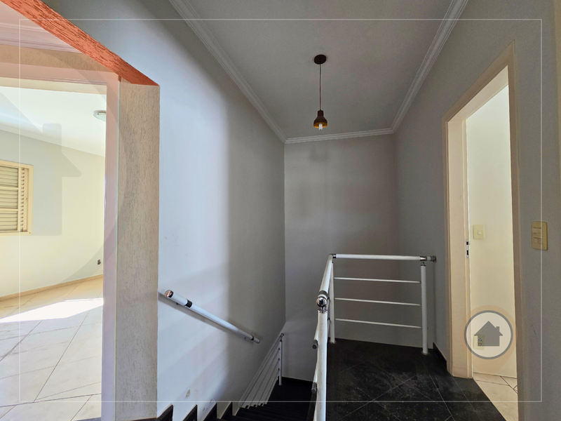 SOBRADO À VENDA | 212 M² | 3 DORM | 3 BANHEIROS | 4 VAGAS | JD FLOR DA MONTANHA – GRU/SP! Rua Formosa Guarulhos - 