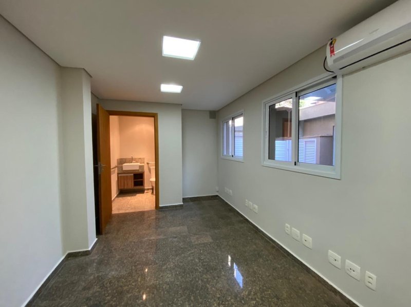 Prédio Comercial em Mauá - Jd Pilar 270m² 03 vagas Rua Benedito Augusto do Nascimento Mauá - 