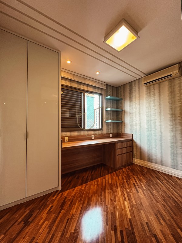 Apartamento com 4 Suítes no Condomínio Edifício Bonaire - São José dos Campos - 