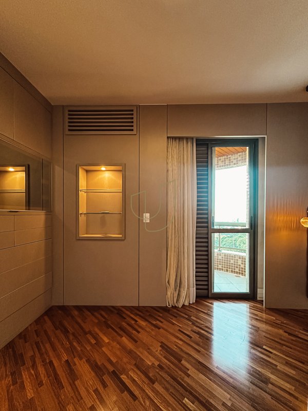 Apartamento com 4 Suítes no Condomínio Edifício Bonaire - São José dos Campos - 