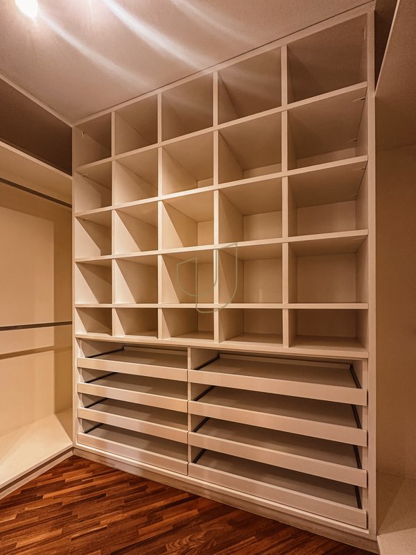 Apartamento com 4 Suítes no Condomínio Edifício Bonaire - São José dos Campos - 
