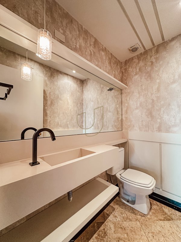 Apartamento com 4 Suítes no Condomínio Edifício Bonaire - São José dos Campos - 