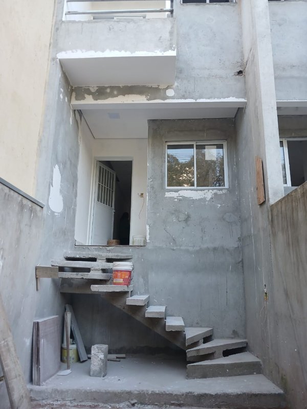 CASA IMPECÁVEL NO SANTO ANTÔNIO (em obra) !!! - Franco da Rocha - 