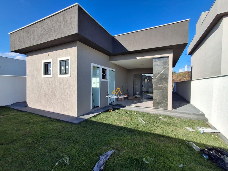 Casa à venda com 3 dormitórios, 99 m² por apenas R$ 560.000,00 - Ubatiba - Maricá/RJ - Maricá - 