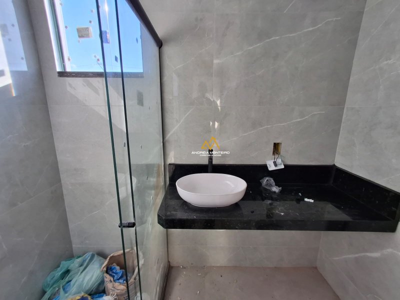 Casa à venda com 3 dormitórios, 99 m² por apenas R$ 560.000,00 - Ubatiba - Maricá/RJ - Maricá - 