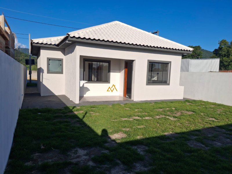 Casa com 2 dormitórios à venda, 79,69 m² - Ubatiba - Maricá/RJ - R$450.000,00 Rod. Ver.eador Oldemar Guedes Figueiredo Maricá - 