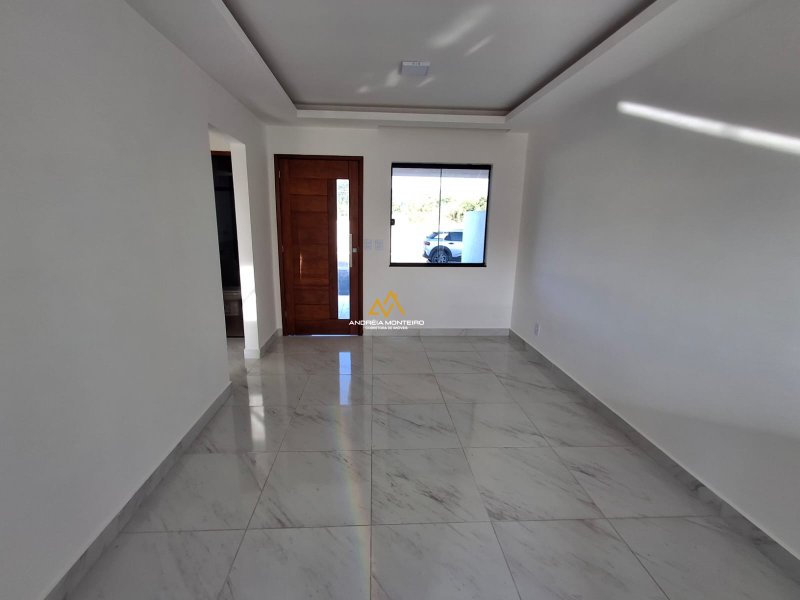 Casa com 2 dormitórios à venda, 79,69 m² - Ubatiba - Maricá/RJ - R$450.000,00 Rod. Ver.eador Oldemar Guedes Figueiredo Maricá - 
