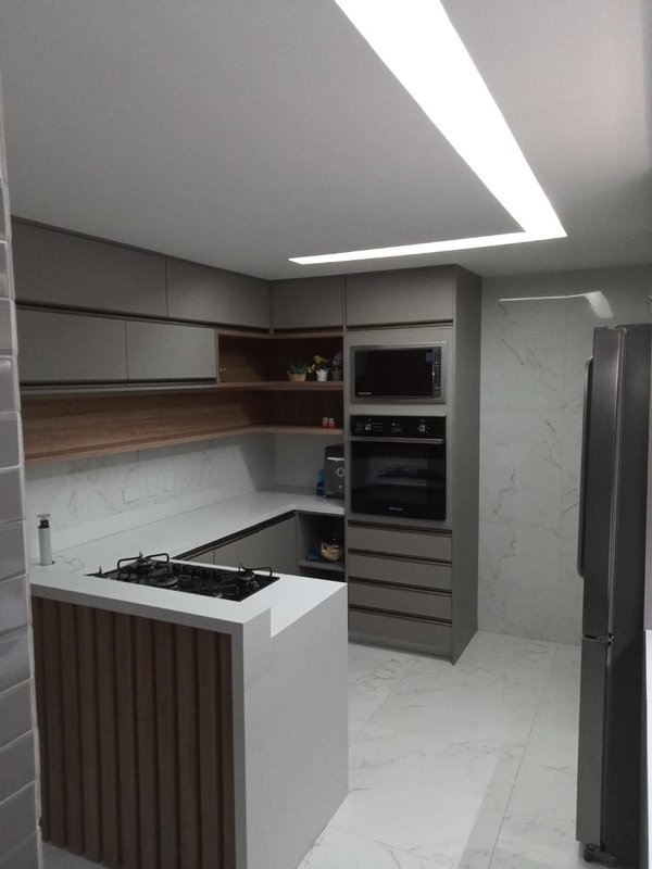 Apartamento à venda com 4 quartos sendo 2 suites, 130m² área útil por R$ 1.050.000,00 Rua Professor Ageu Magalhães Recife - 